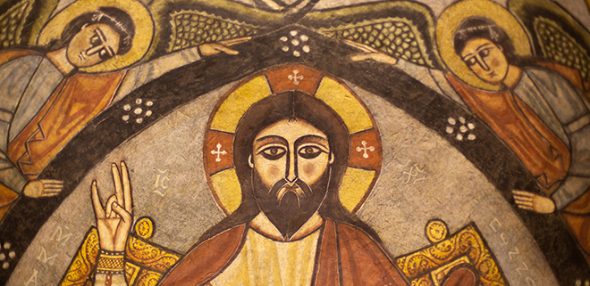 Foto av takmaleri med Kristus og to engler