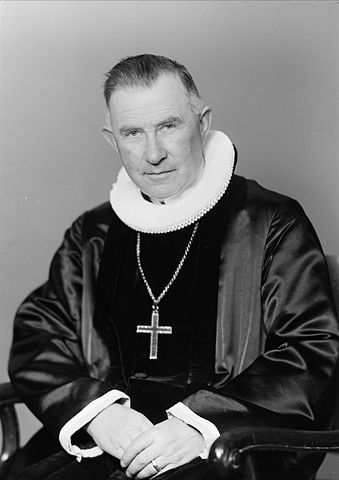 portrett av biskop Eivind Berggrav